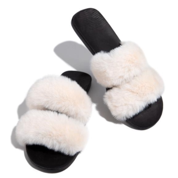Faux Fur Double Band Slides in White - Picture 3 of 4